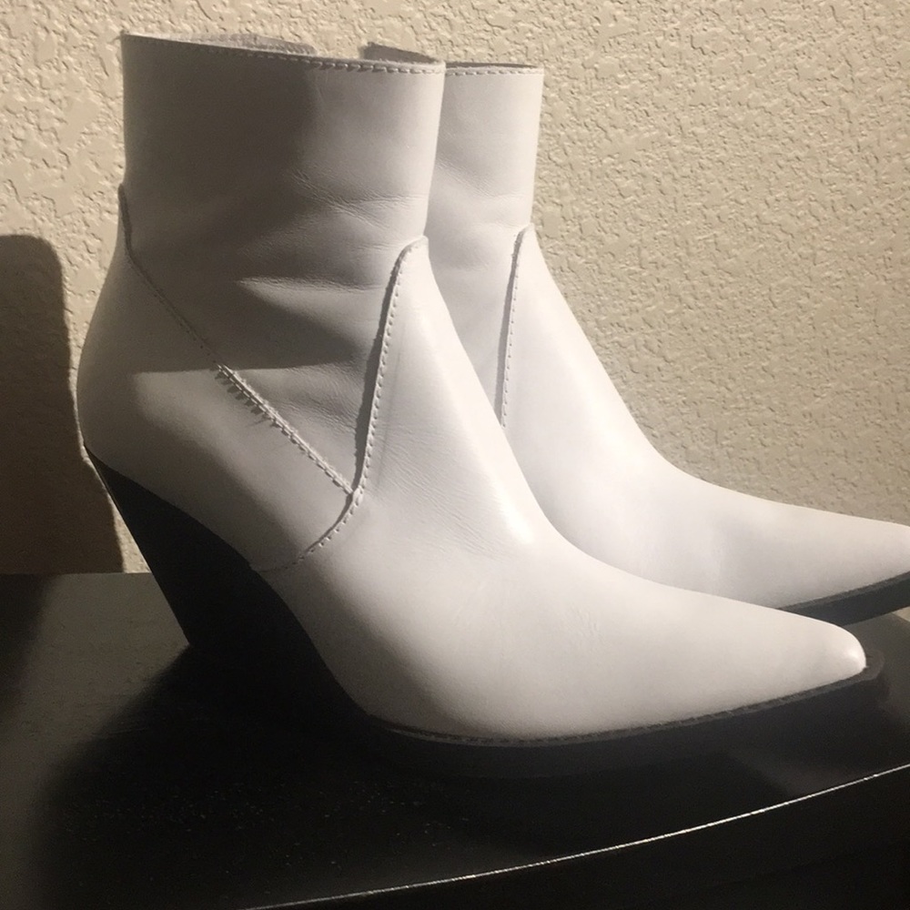 Zara White Leather Boots (NWT)